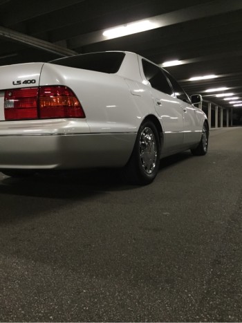 2000 Lexus LS