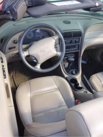 2000 Ford Mustang