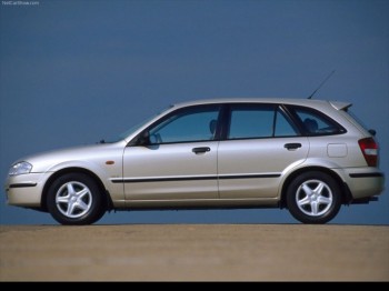 2000 Mazda 323