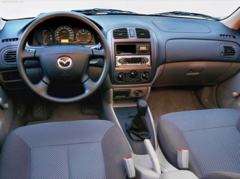 2000 Mazda 323