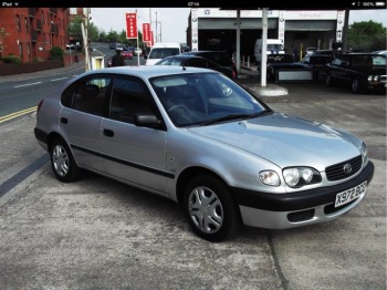 2000 Toyota Corolla